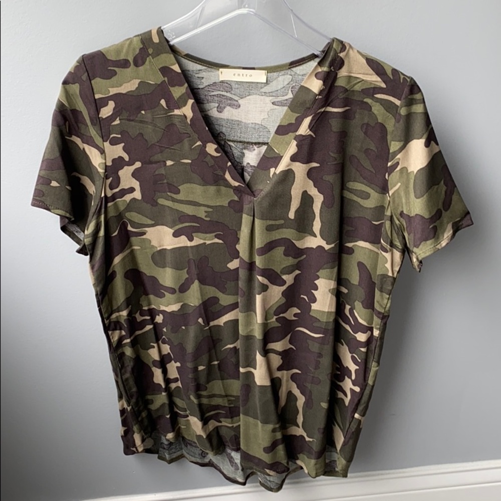 Camo short sleeve top